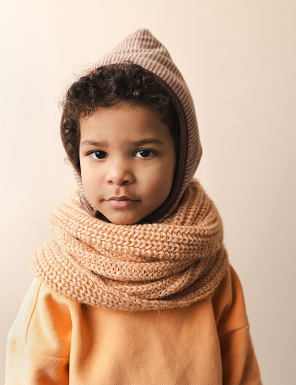 Kindermodel met kroes haar Jesiah C.