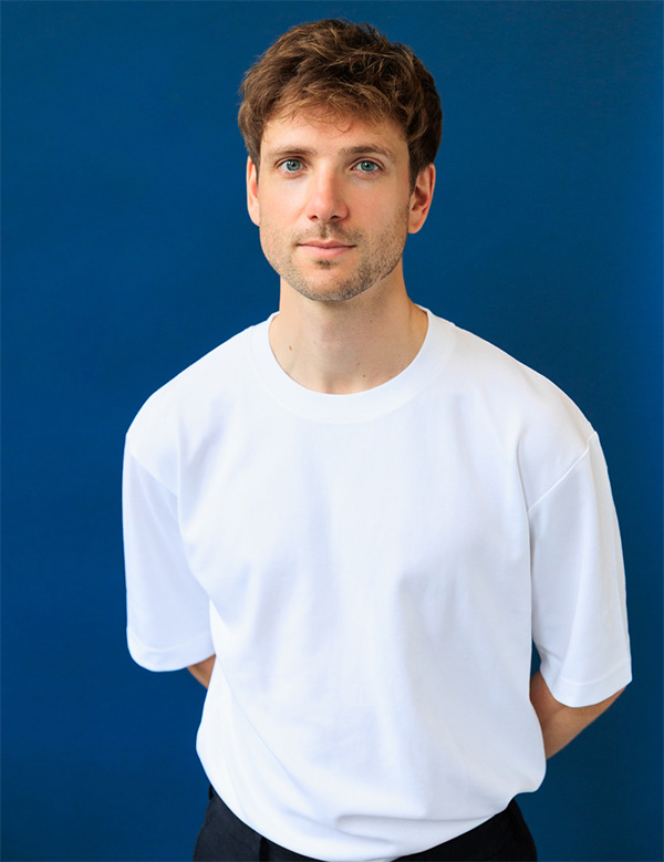 Mannelijk model met donkerblond haar Jochem Sm.