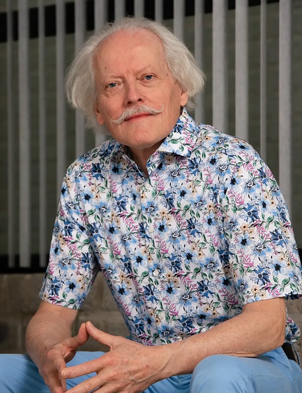 mannelijk model met grijs haar Johann Hen.