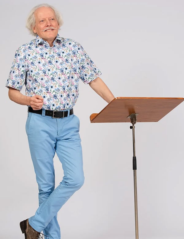 mannelijk model met grijs haar Johann Hen.