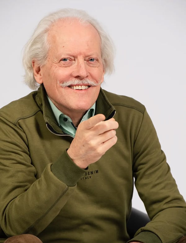 mannelijk model met grijs haar Johann Hen.