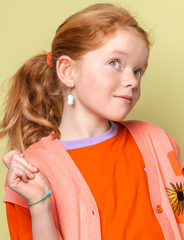 vrouwelijk kindermodel met rood haar en groene ogen Jolien M.