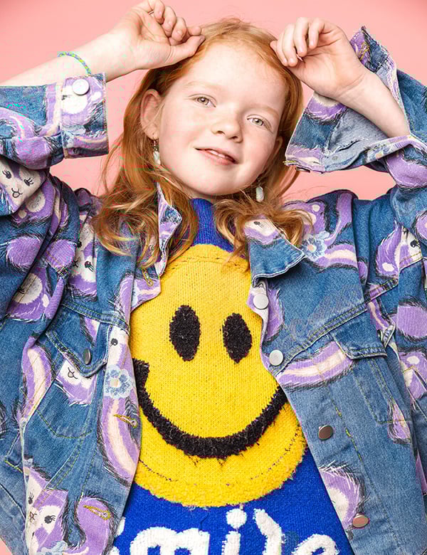 vrouwelijk kindermodel met rood haar en groene ogen Jolien M.