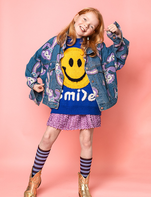 vrouwelijk kindermodel met rood haar en groene ogen Jolien M.