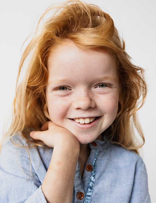 Kinderlijk model met rossig haar jolien m.
