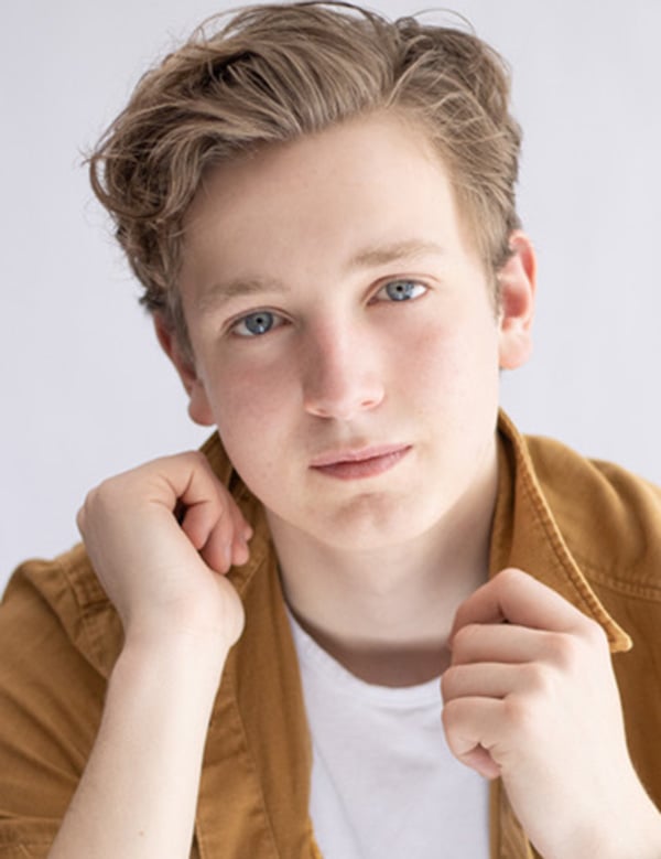 Kinderlijk model met blond haar jonas p.