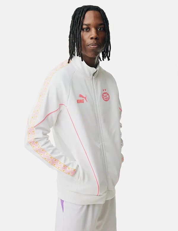 mannelijk model met donker haar Jordan B.