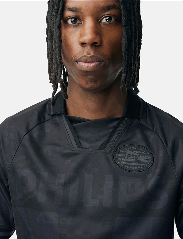 mannelijk model met donker haar Jordan B.