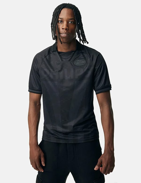 mannelijk model met donker haar Jordan B.