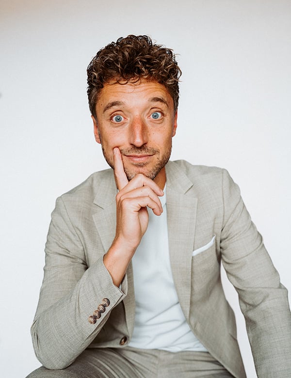 Mannelijk model met kort bruin haar Joris B.