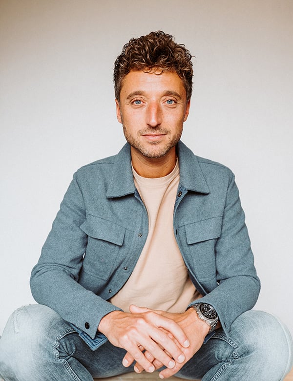 Mannelijk model met kort bruin haar Joris B.