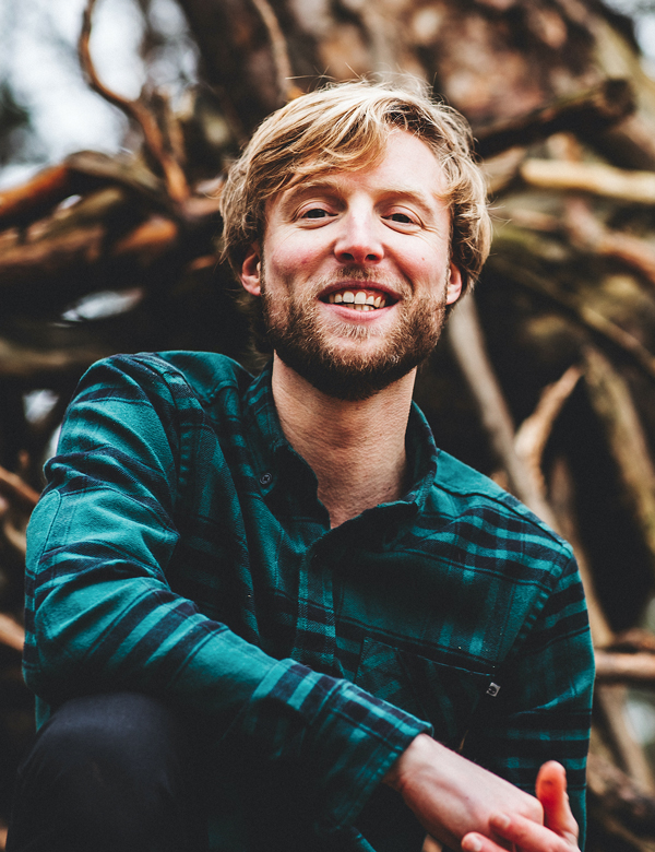 Mannelijk model met blond haar Joris