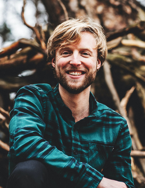 Mannelijk model met blond haar Joris