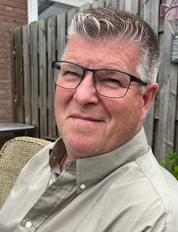 Mannelijk model met blond/grijs haar Jos P.