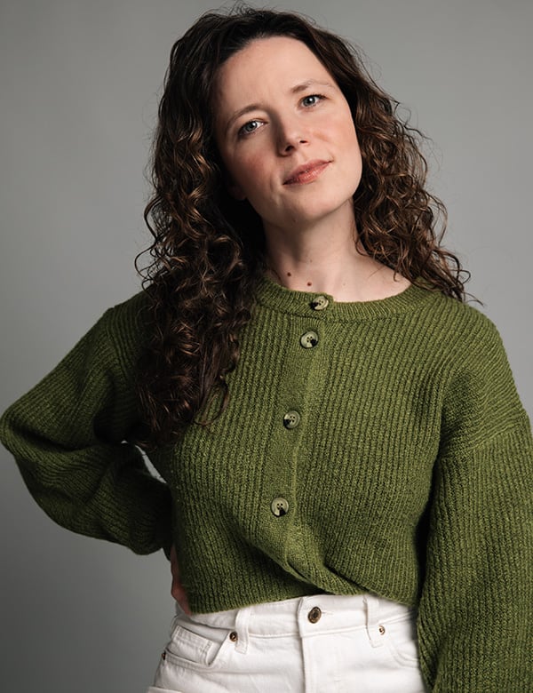 vrouwelijk model met donkere krullen Judith H.