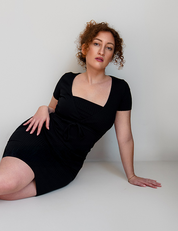 vrouwelijk model met rossige krullen Judith K.