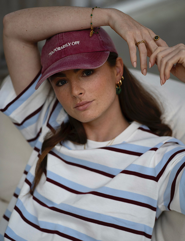 Vrouwelijk model met roodbruin haar Julia Kr.