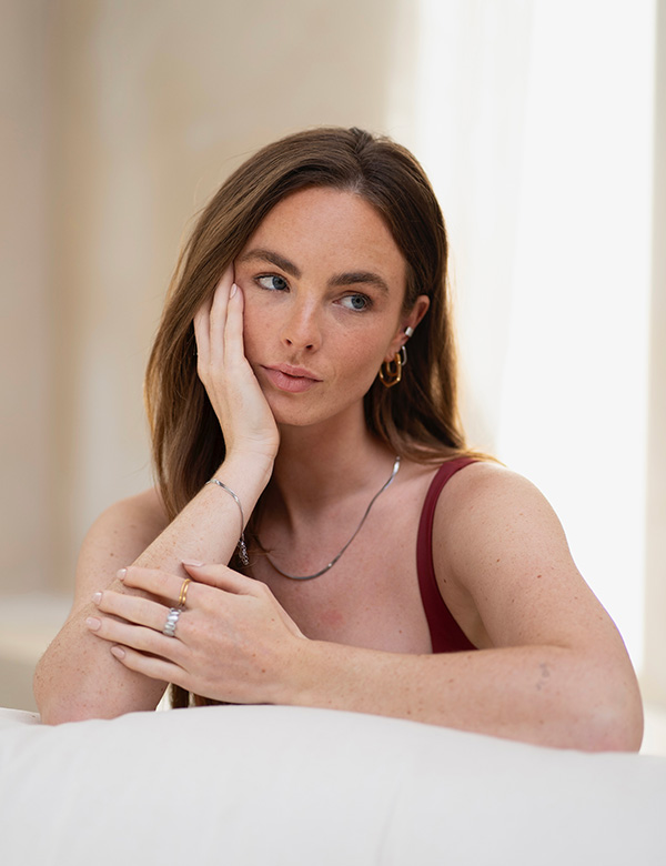 Vrouwelijk model met roodbruin haar Julia Kr.