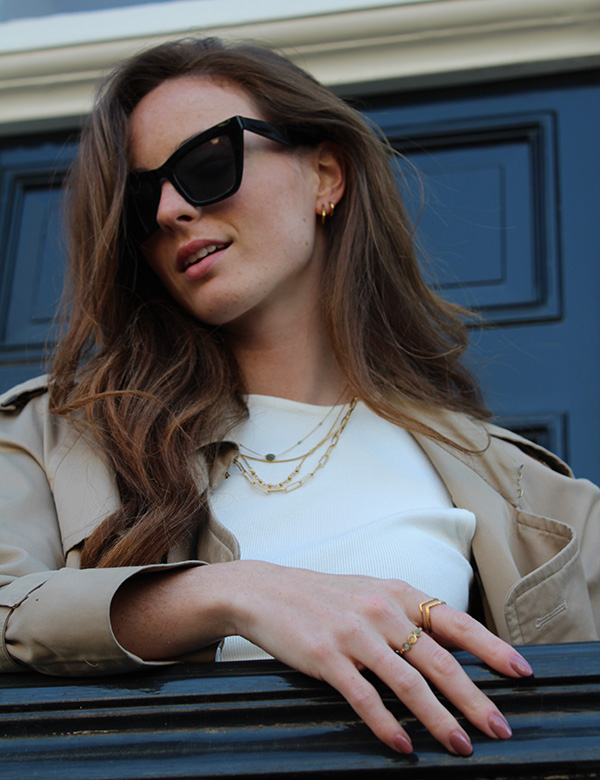Vrouwelijk model met roodbruin haar Julia Kr.