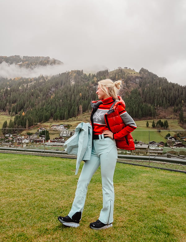 Vrouwelijk model met blond haar Julia