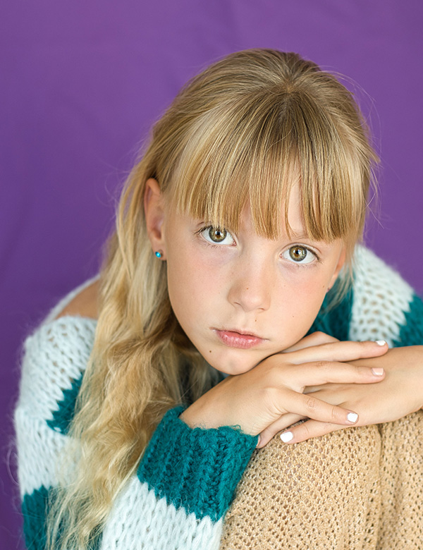 Kindermodel met lang blond haar Jutta