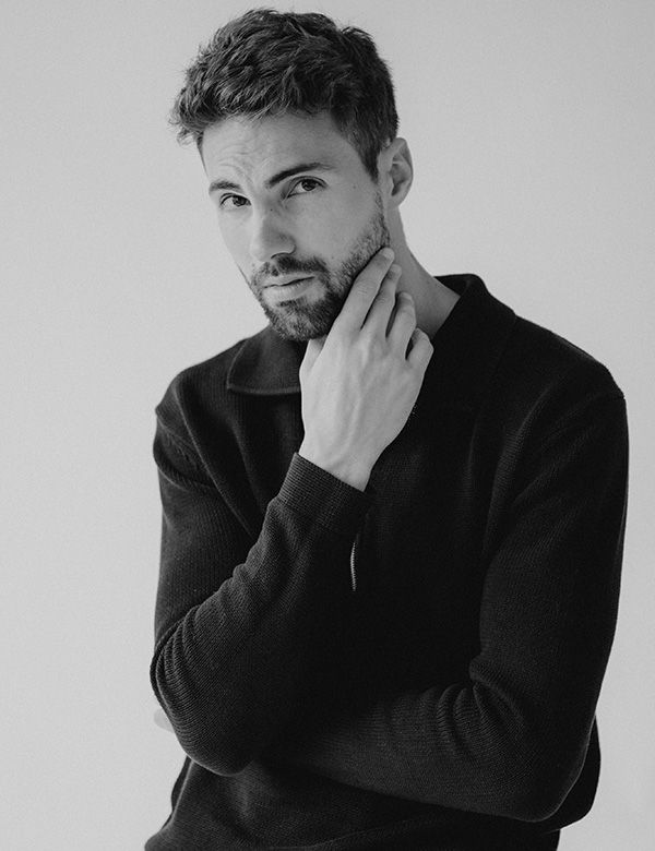 Mannelijk model met bruin haar Karel K