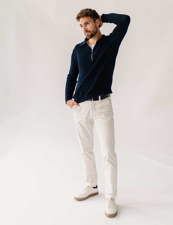 Mannelijk model met bruin haar Karel K
