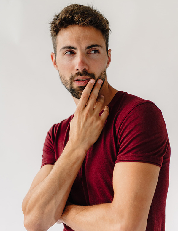 Mannelijk model met bruin haar Karel K