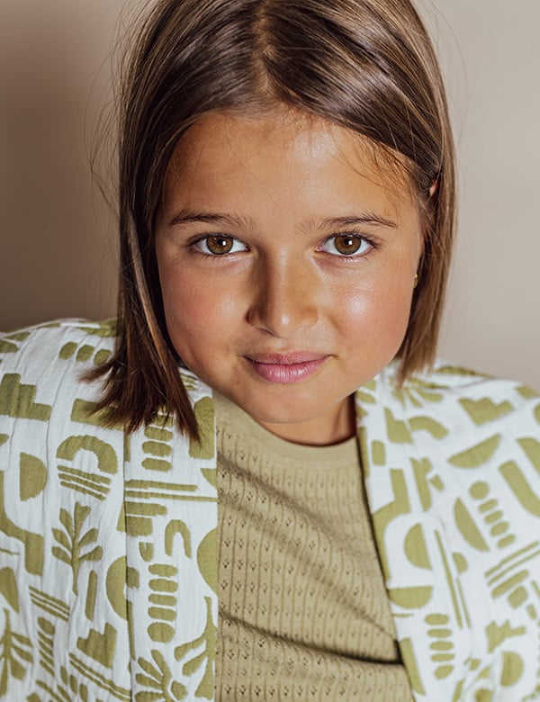 Kindermodel met kort bruin haar Kaya P.