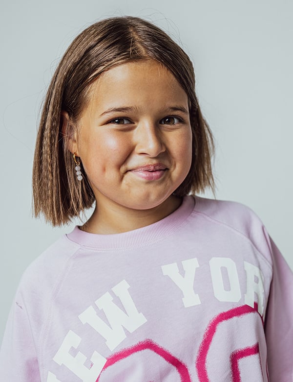 Kindermodel met kort bruin haar Kaya P.