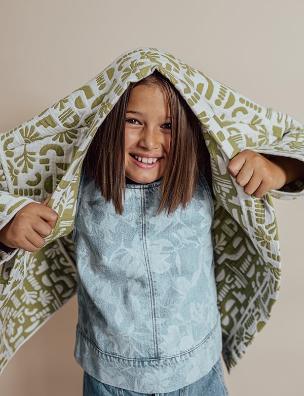 Kindermodel met kort bruin haar Kaya P.