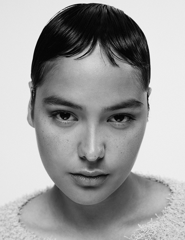 Vrouwelijk model Kayva
