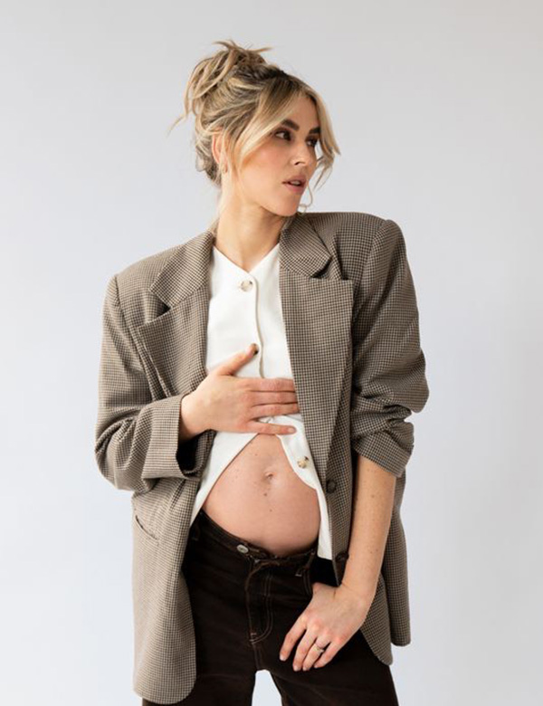 vrouwelijk model met blond haar Kelly P.