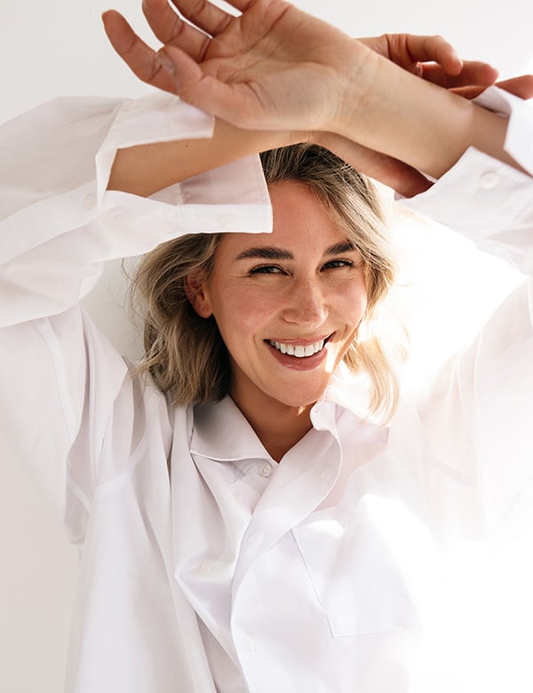 Vrouwelijk model met blond haar Kelly P.