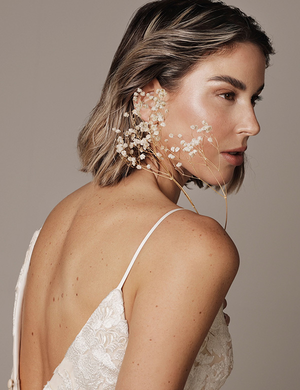 Vrouwelijk model met blond haar Kelly
