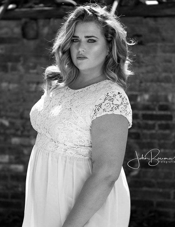 Plussize model Kelly