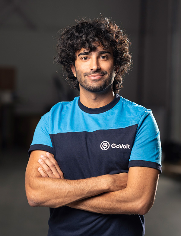 Mannelijk model met krullen Kerem
