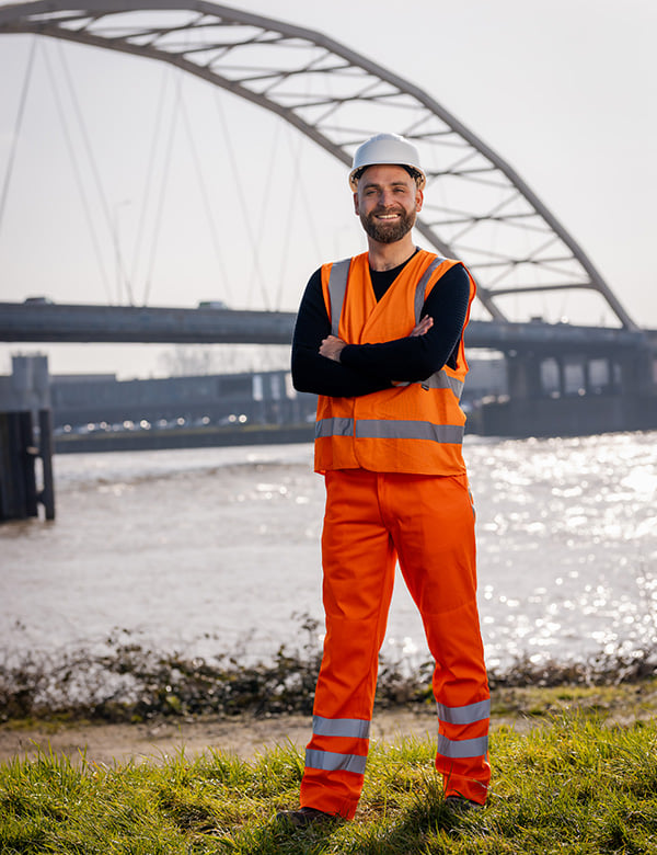 mannelijk model met donker haar Kevin G.
