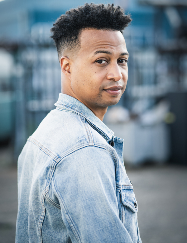 Mannelijk model met zwart haar Kevin