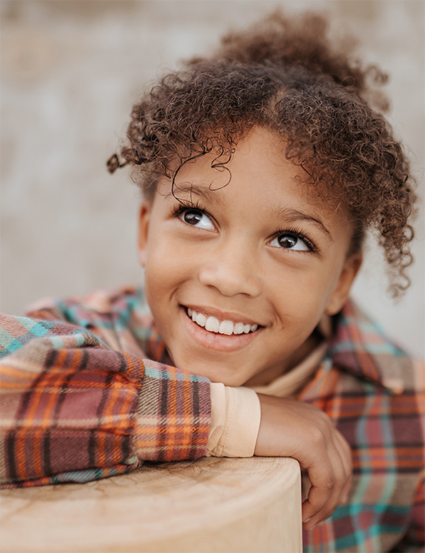 Kindermodel krullend haar Kiki