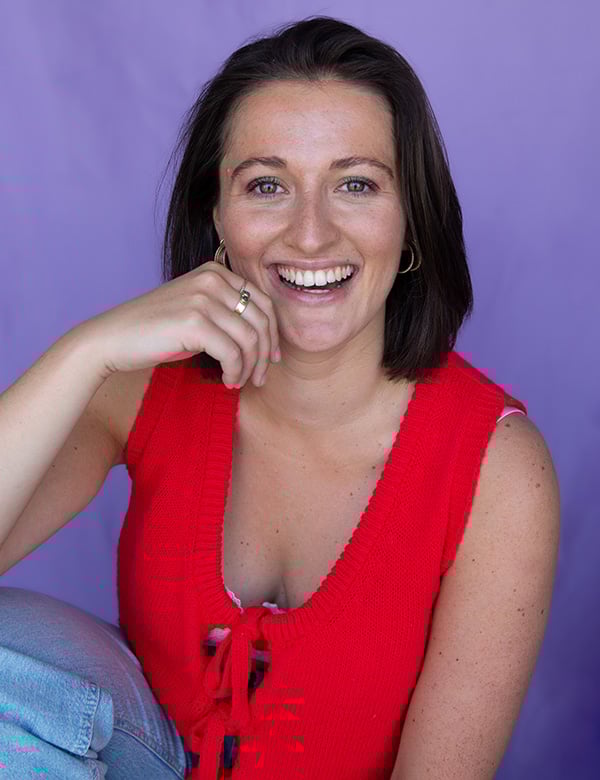 Vrouwelijk model met kort bruin haar Kim R.