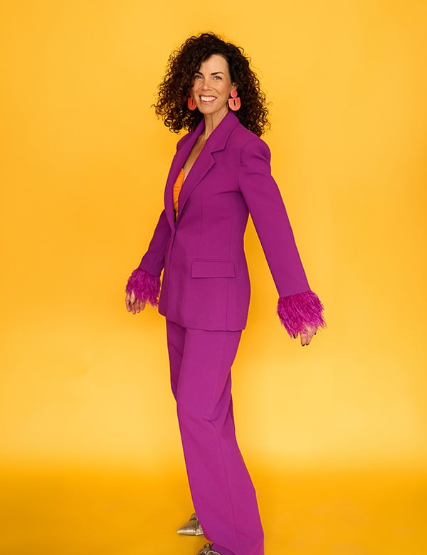 Vrouwelijk model met donkerbruin haar Kiona