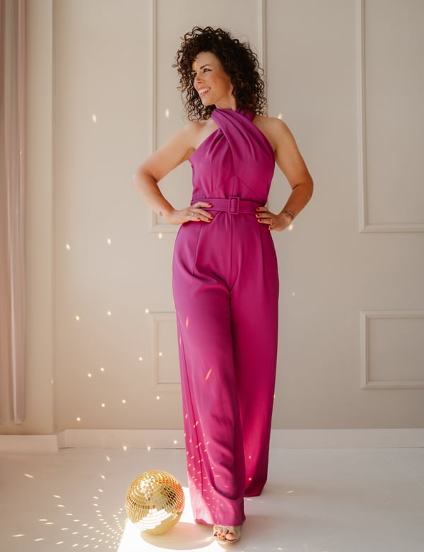 Vrouwelijk model met donkerbruin haar Kiona