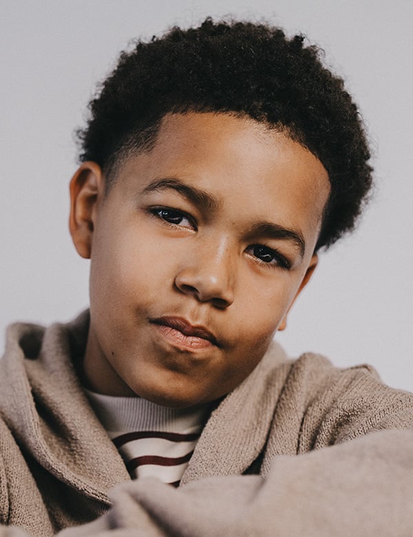 Kindermodel met bruin haar kymani london