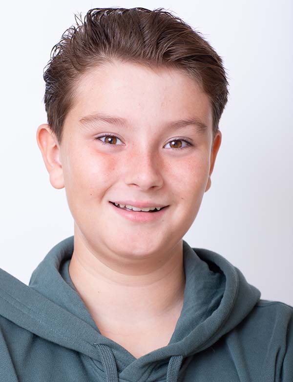 Kindermodel met bruin haar lars