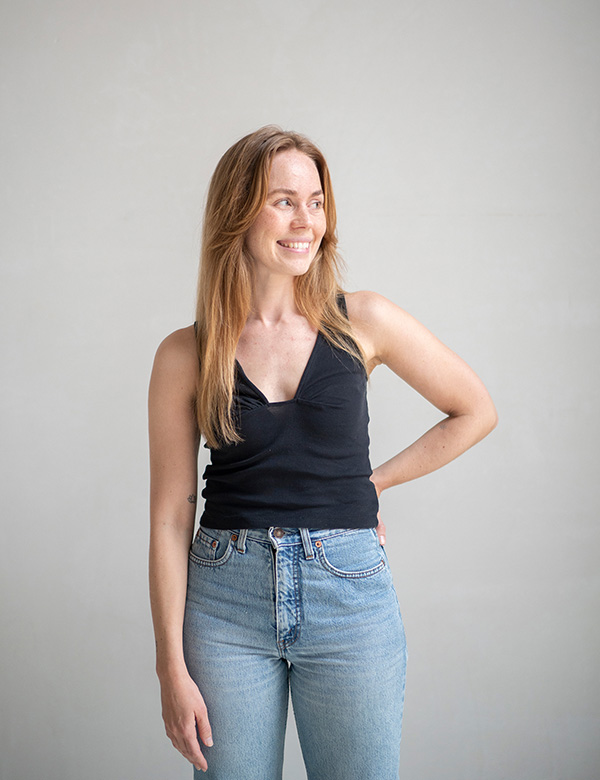 Vrouwelijk model lang haar Laura S.