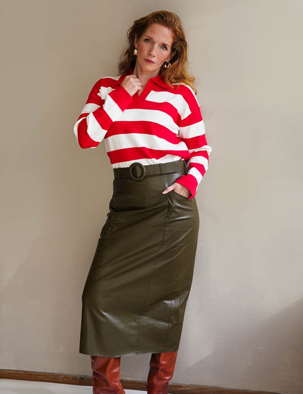 Vrouwelijk model met lang rossig haar Leandra B.