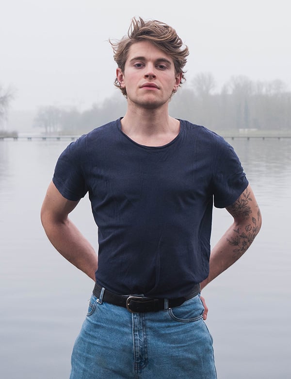 Mannelijk model met donkerblond haar Leonard V.