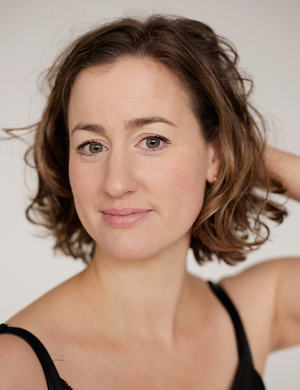 Vrouwelijk model met donkerbruin haar Leonie L.