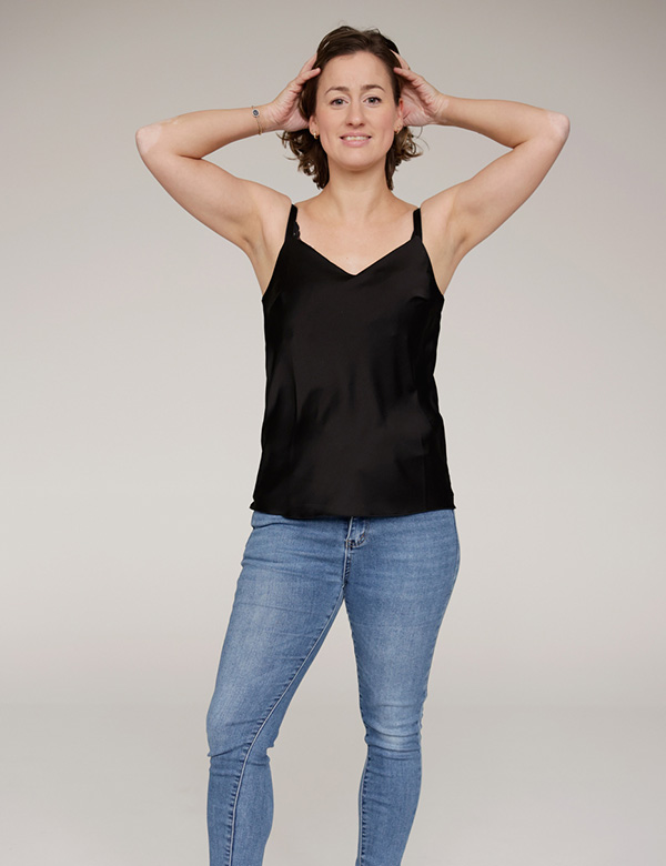 Vrouwelijk model met donkerbruin haar Leonie L.